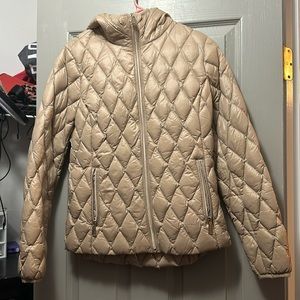 Women’s lightweight puffer jacket